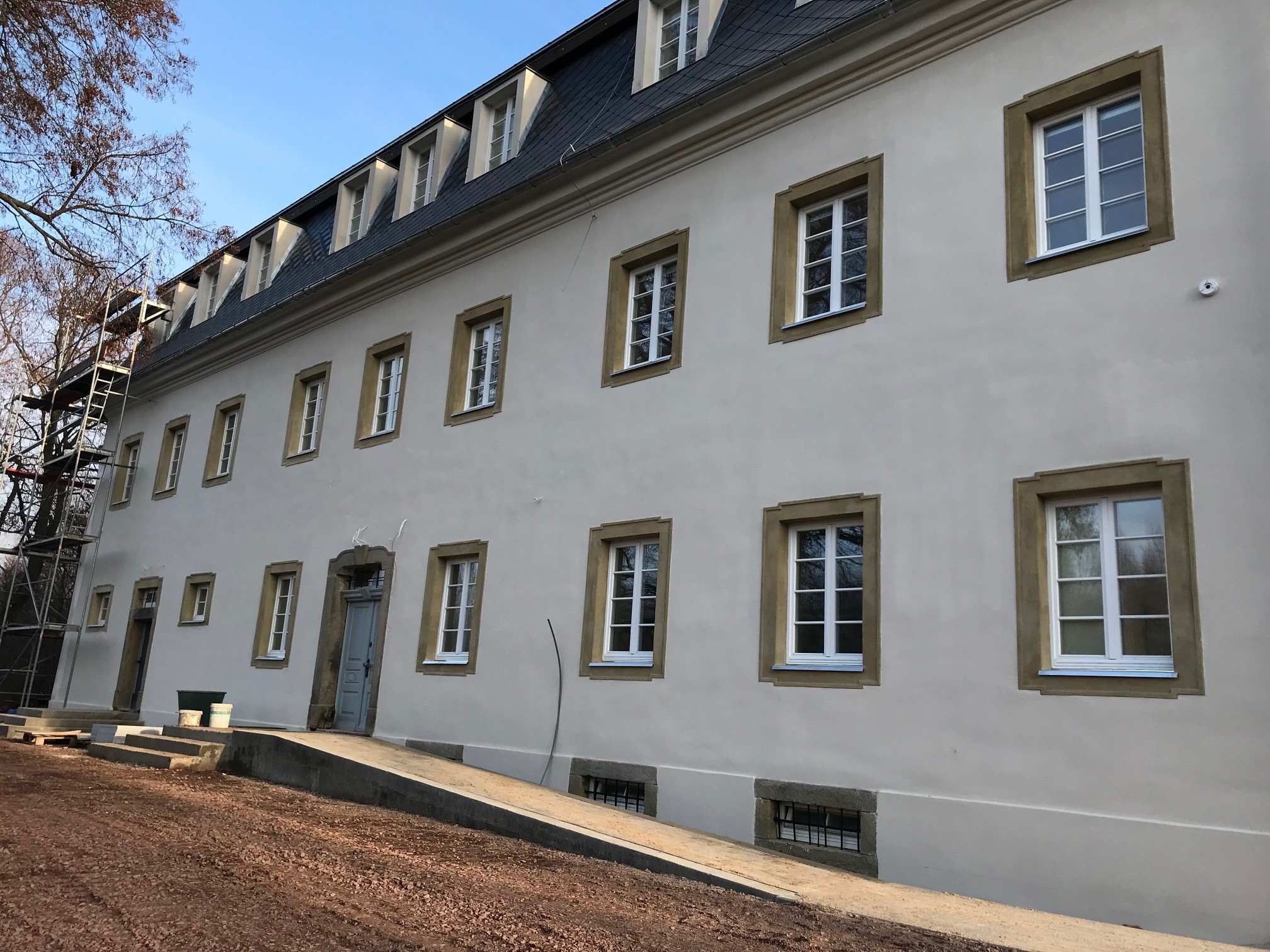 Budynek plebanii przy Kościele w Krzeszówku koło Kamiennej Góry