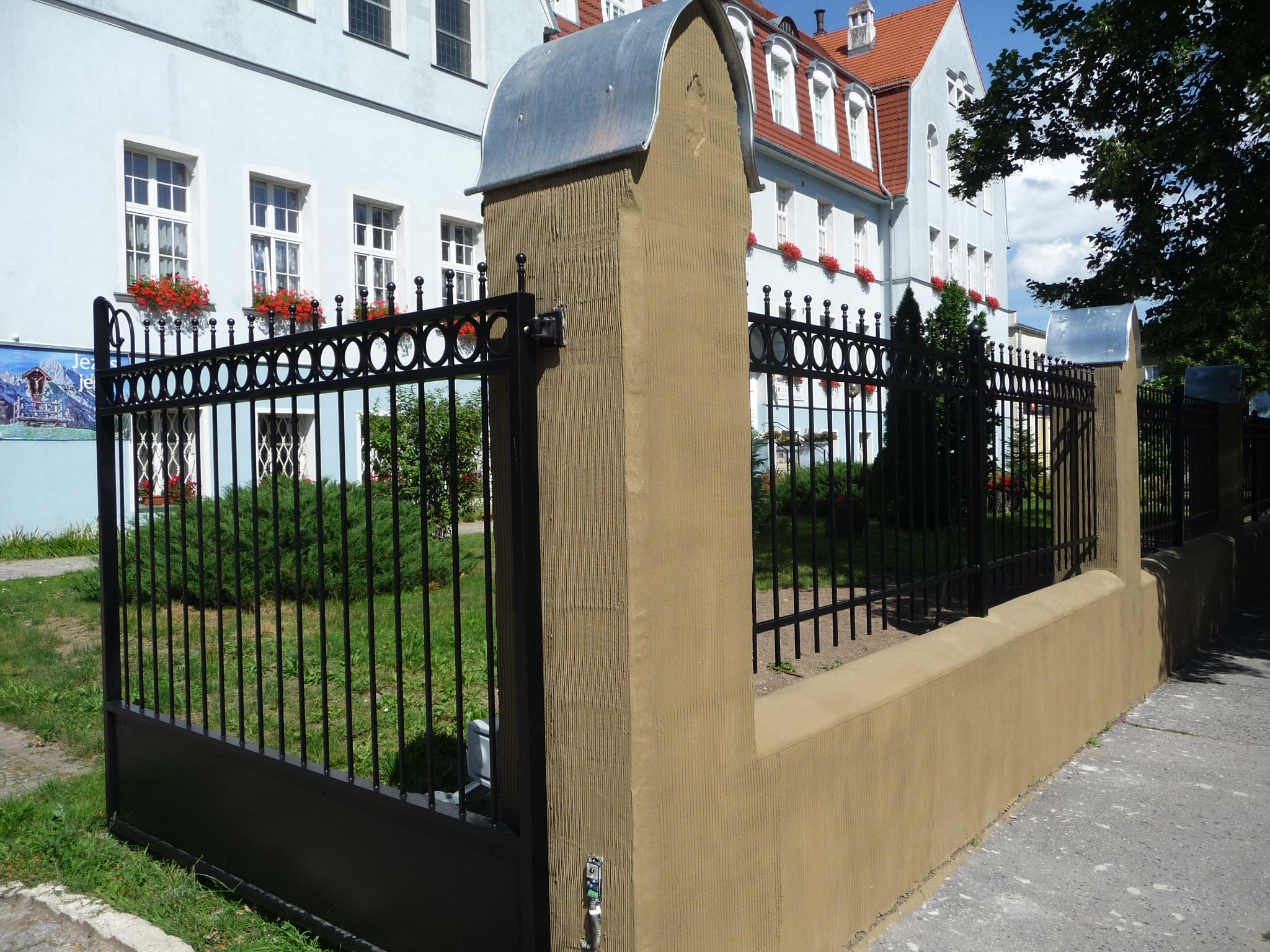 Zakład Opiekuńczo Leczniczy, Dzierżoniów ul. Słowiańska 3